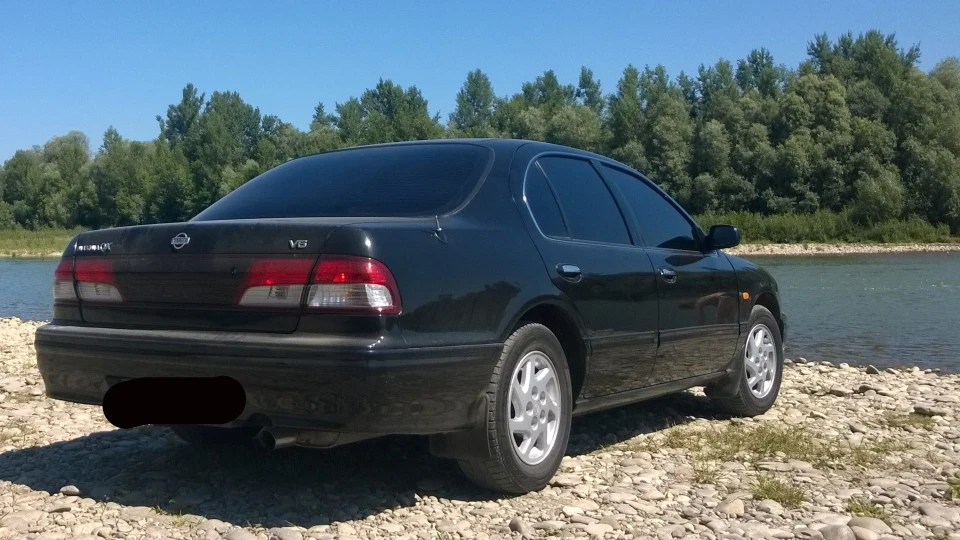 Nissan Maxima QX 2
