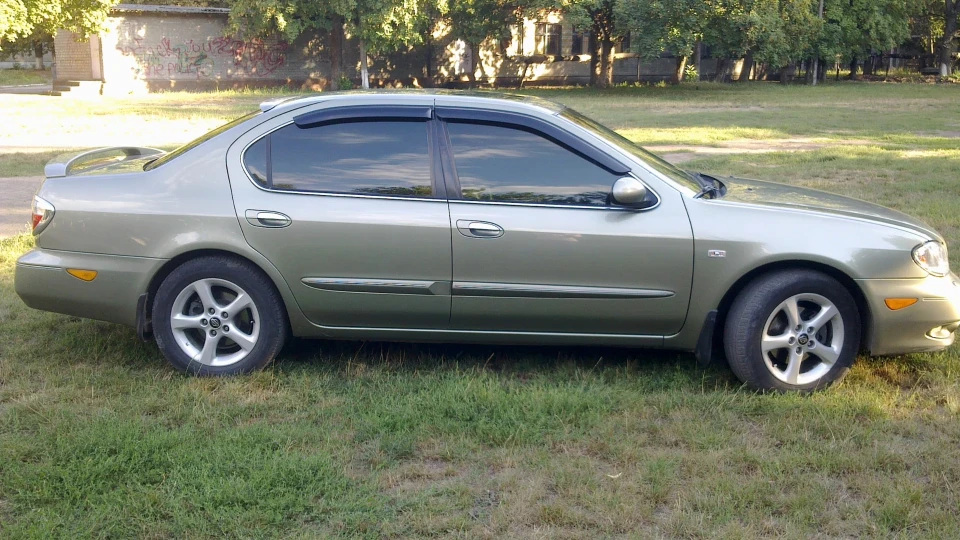 Nissan Maxima QX 4