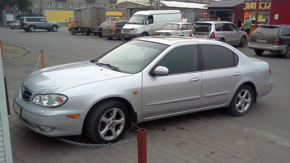 Nissan Maxima QX 2