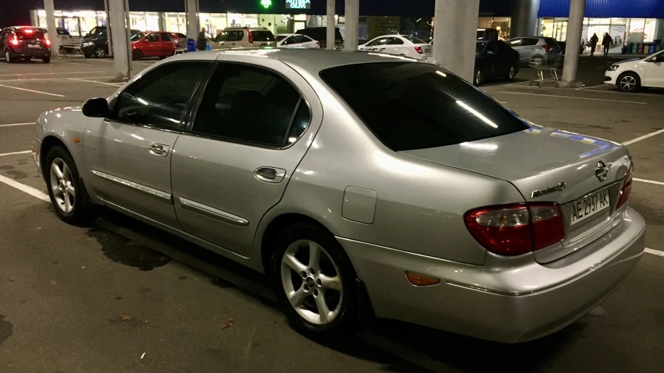 Nissan Maxima QX 2