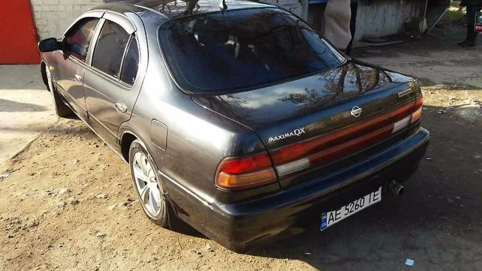 Nissan Maxima QX 2