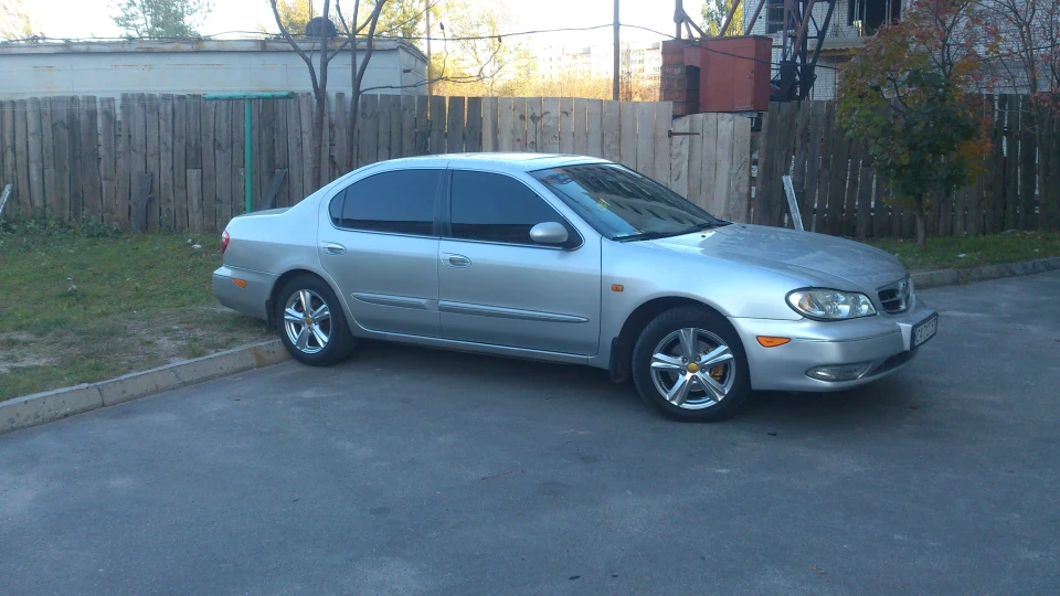 Nissan Maxima QX 3