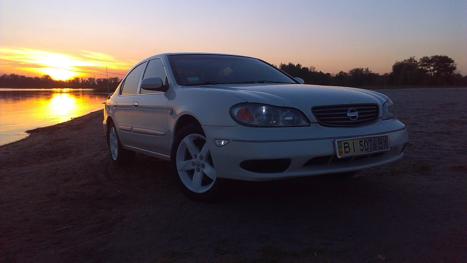 Nissan Maxima QX 2