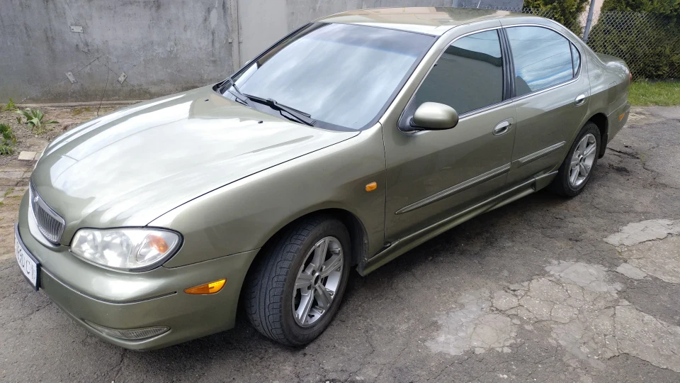 Nissan Maxima QX