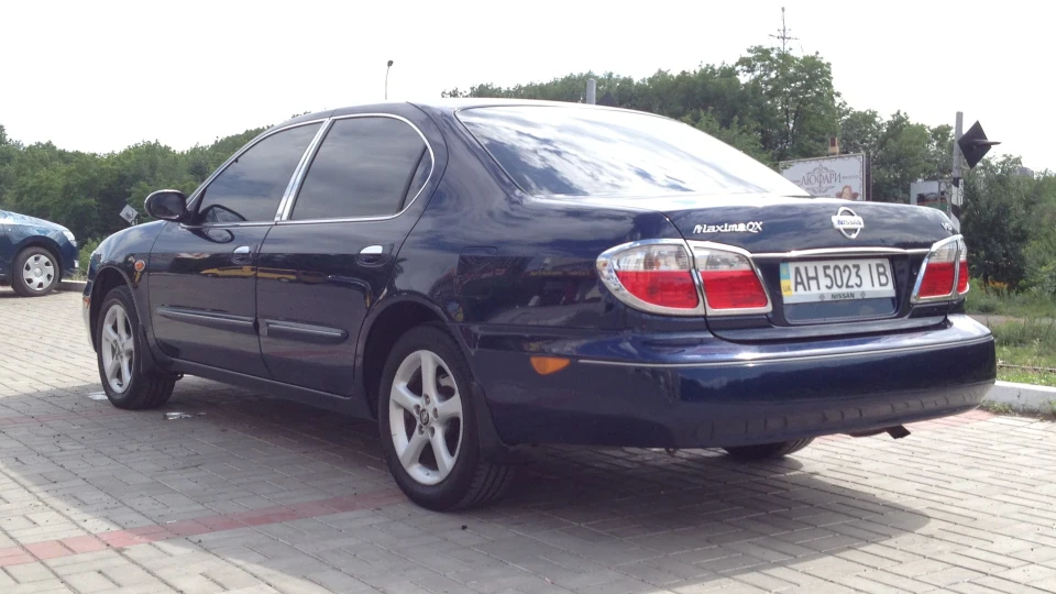 Nissan Maxima QX 2