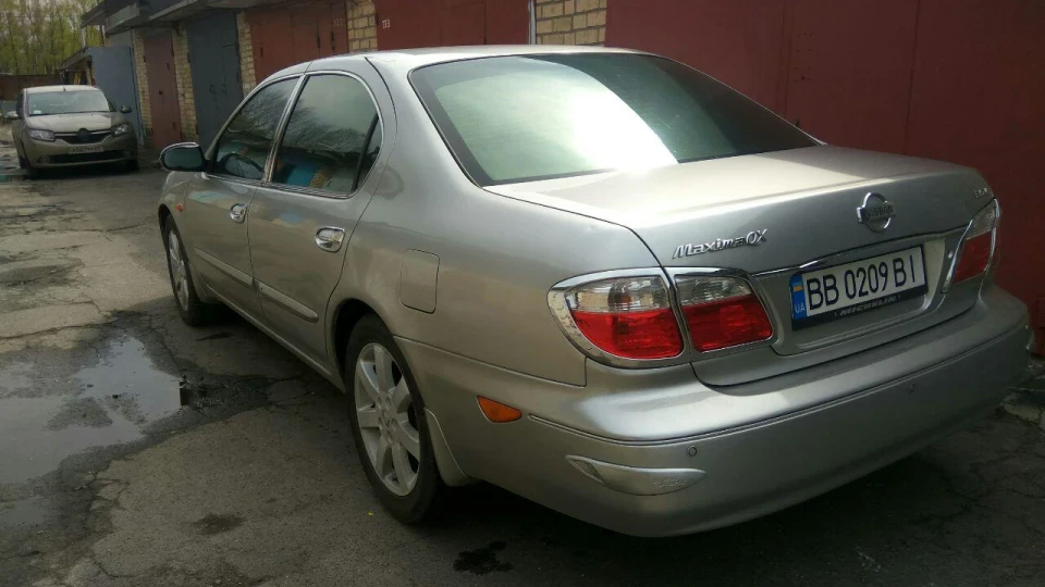Nissan Maxima QX 2