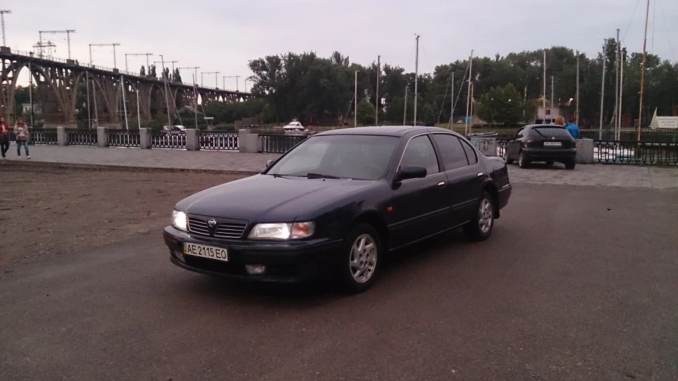 Nissan Maxima QX 2