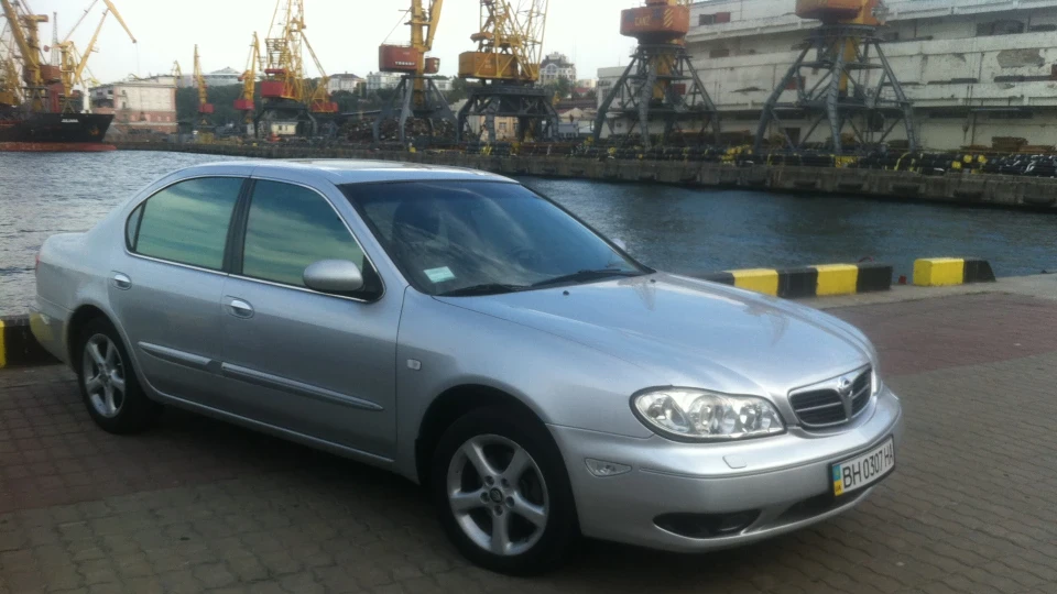Nissan Maxima QX 2