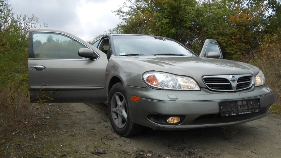 Nissan Maxima QX 2