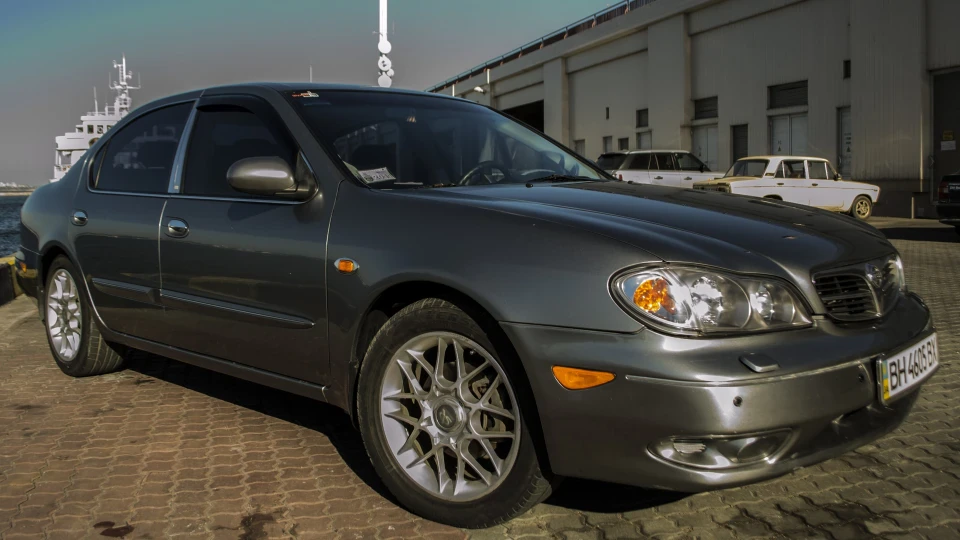 Nissan Maxima QX 5
