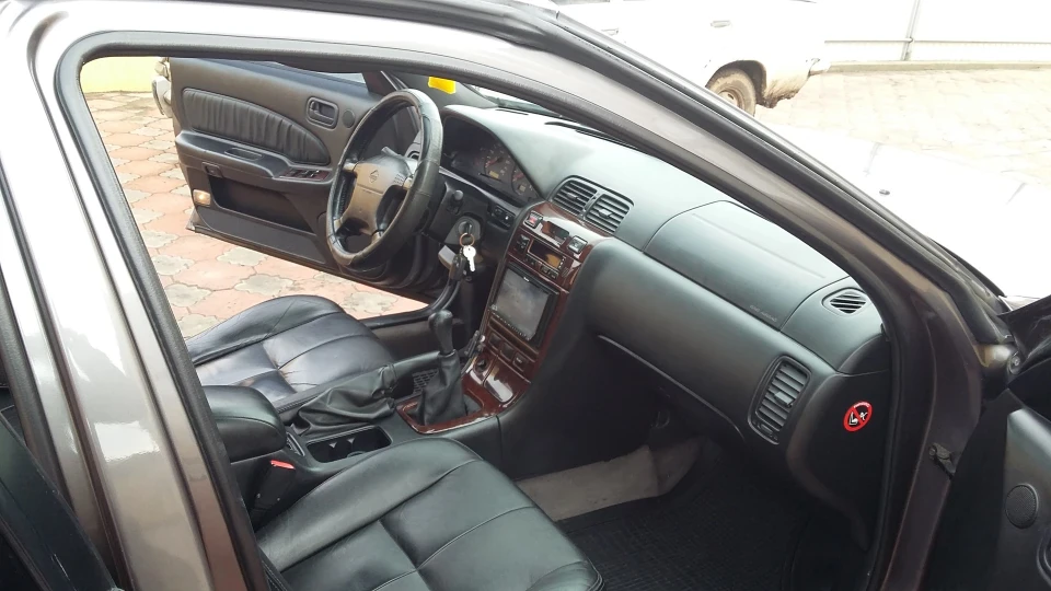 Nissan Maxima QX 2