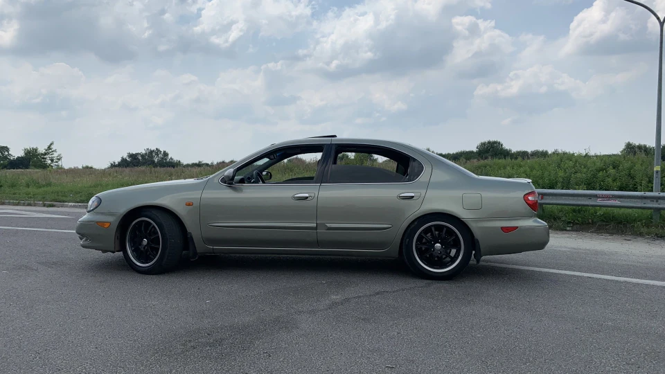 Nissan Maxima QX 3