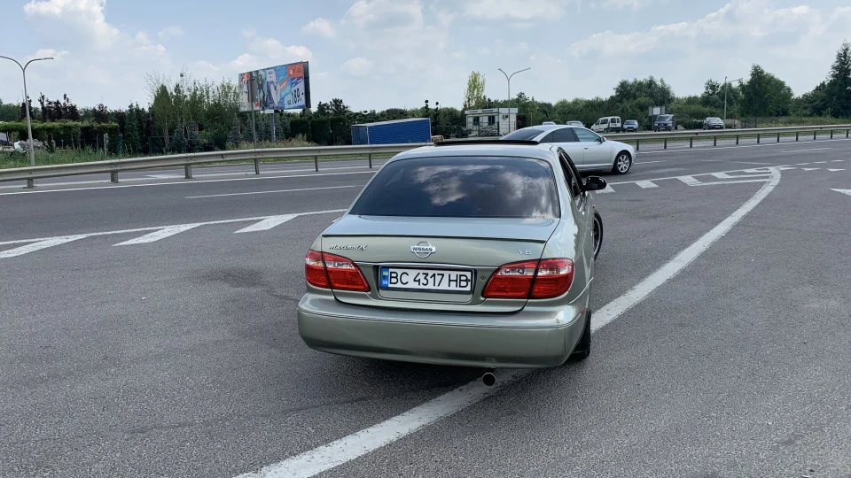 Nissan Maxima QX 4