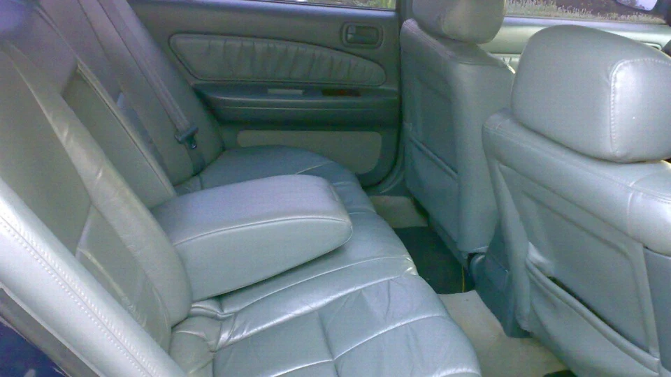 Nissan Maxima QX 2