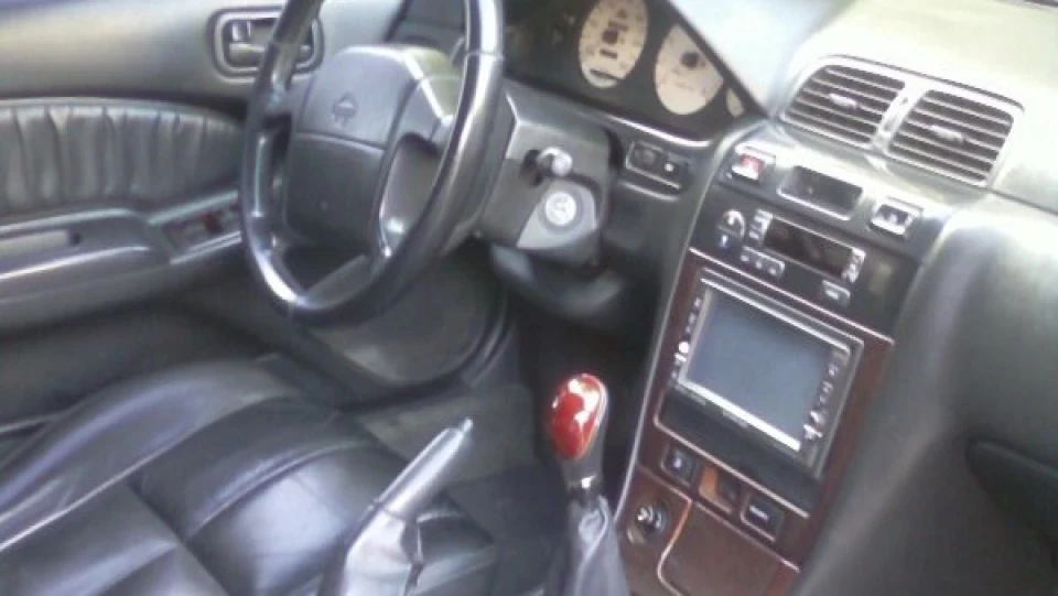 Nissan Maxima QX 2,0 чорна) 3