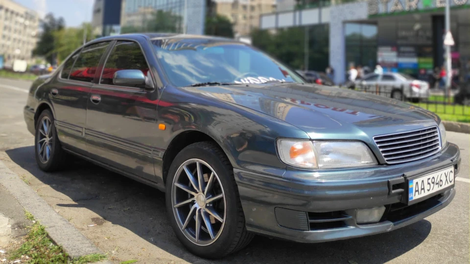 Nissan Maxima QX 2.0 на ручці 4
