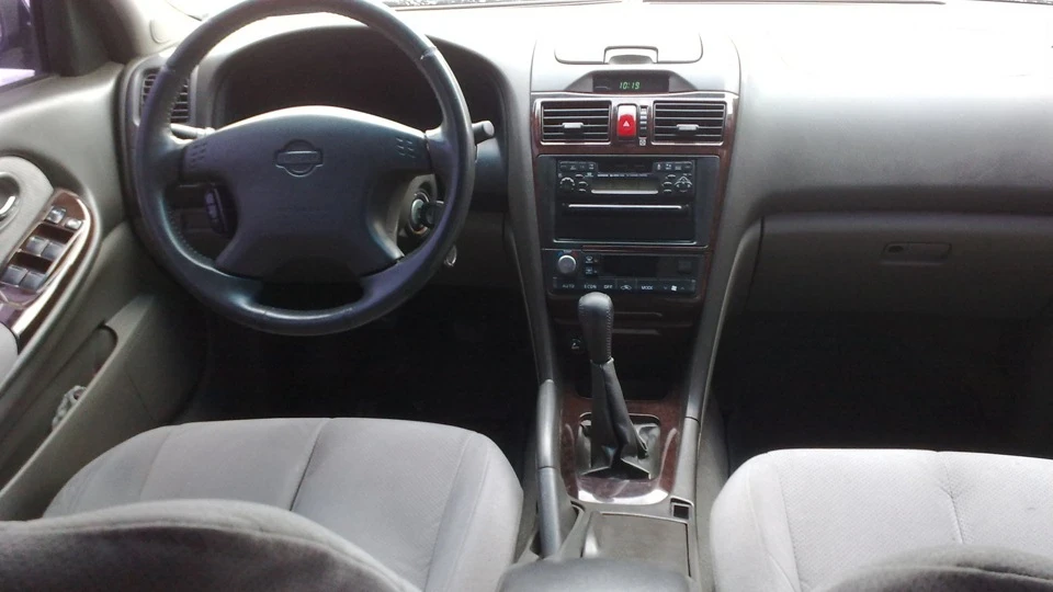 Nissan Maxima QX 2.0 V6 3