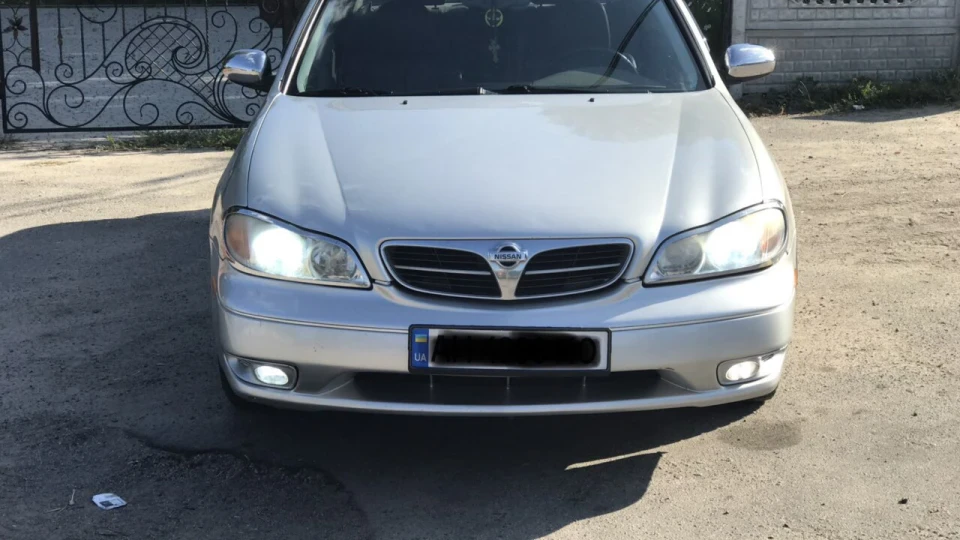 Nissan Maxima QX 2.0 3