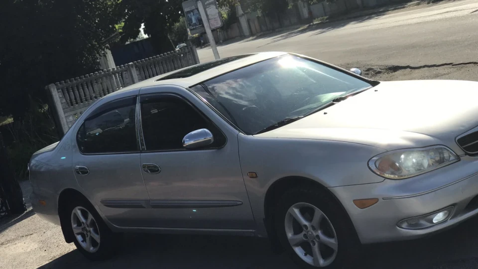 Nissan Maxima QX 2.0 4