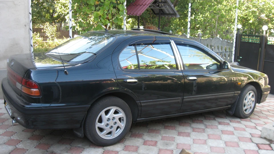 Nissan Maxima QX 2.0 2