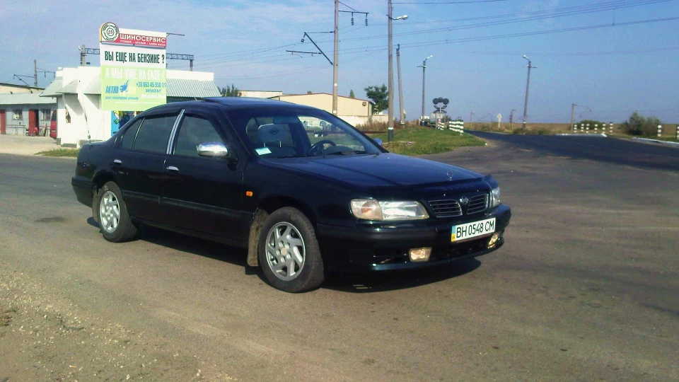 Nissan Maxima QX 2.0 3