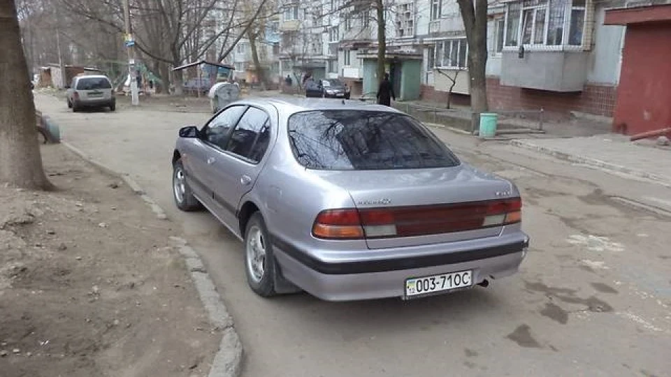 Nissan Maxima QX 2.0 4