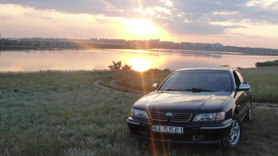 Nissan Maxima QX 2.0 3