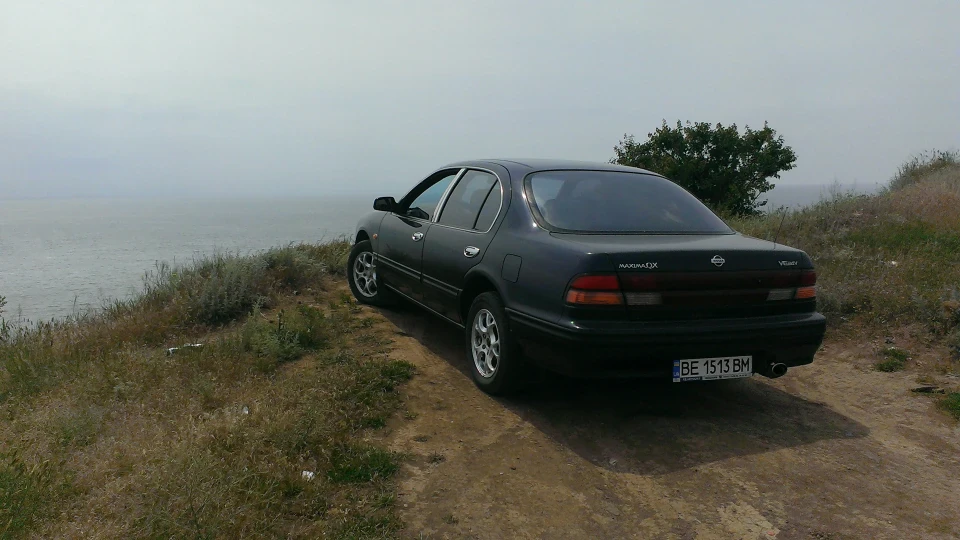 Nissan Maxima QX 2.0 5