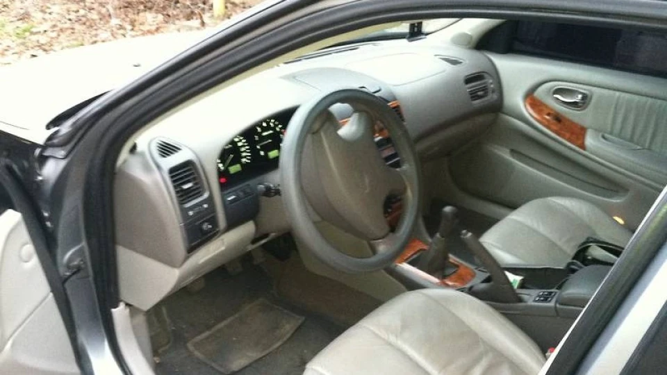 Nissan Maxima QX 2.0 2