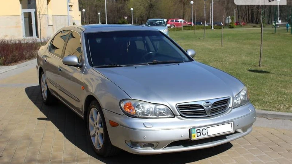 Nissan Maxima QX 2.0V6 5