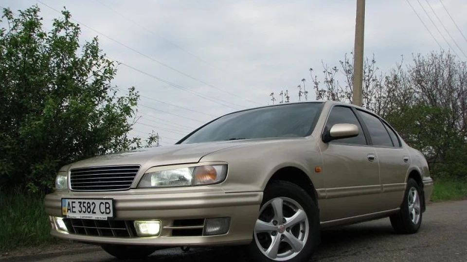 Nissan Maxima QX 220 hp 2