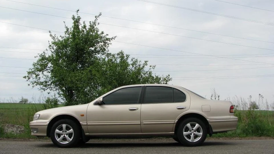 Nissan Maxima QX 220 hp 3