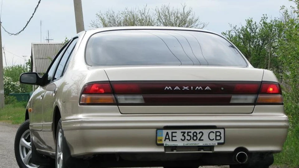 Nissan Maxima QX 220 hp 4