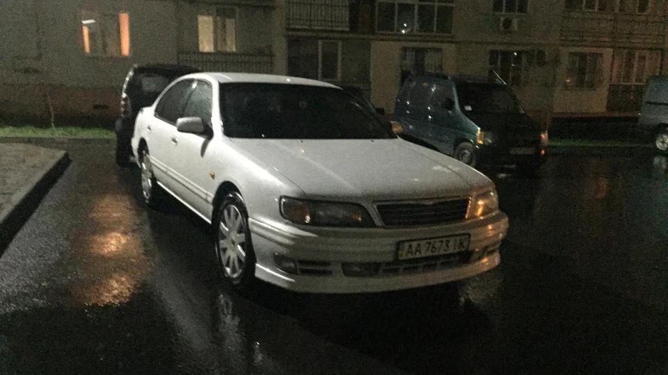 Nissan Maxima QX 3 літровий білий) 5