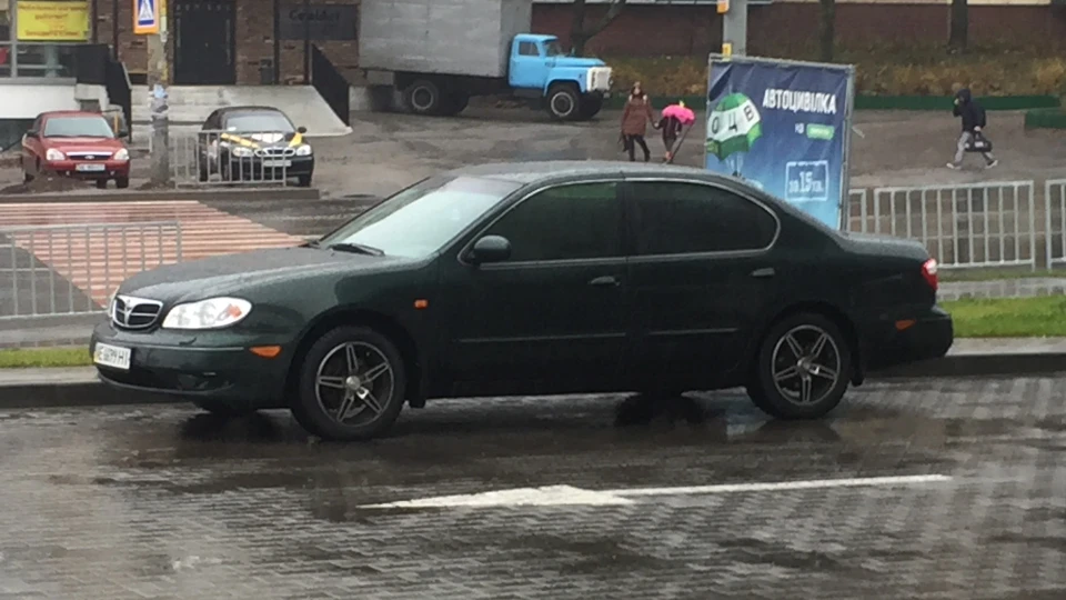 Nissan Maxima QX 3-літрова пляшка 2