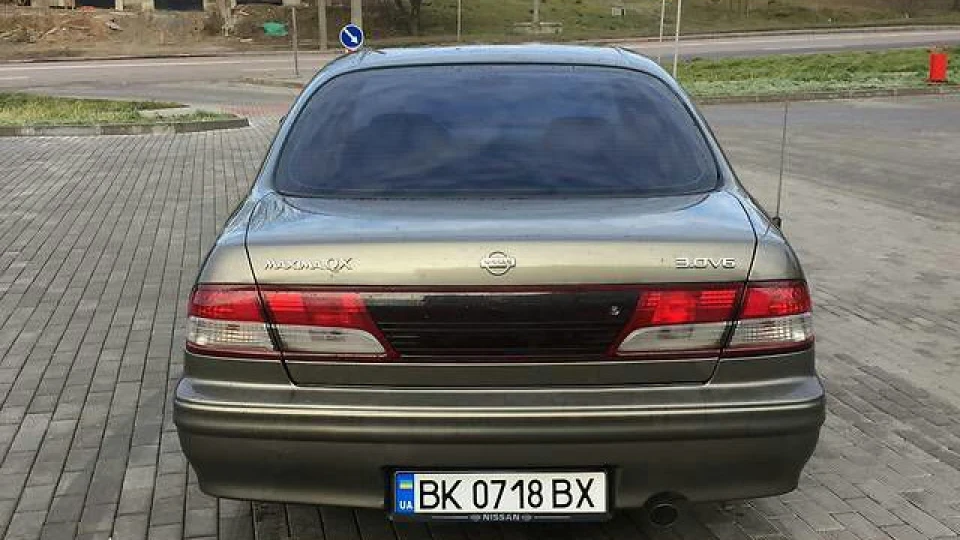 Nissan Maxima QX 3.0 автомат