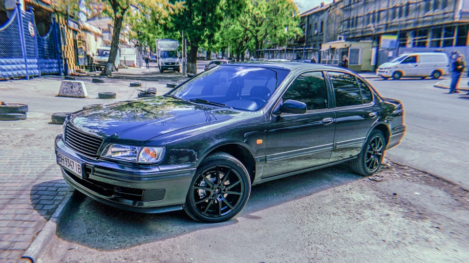 Nissan Maxima QX 3.0 Dark Purple Blue 5