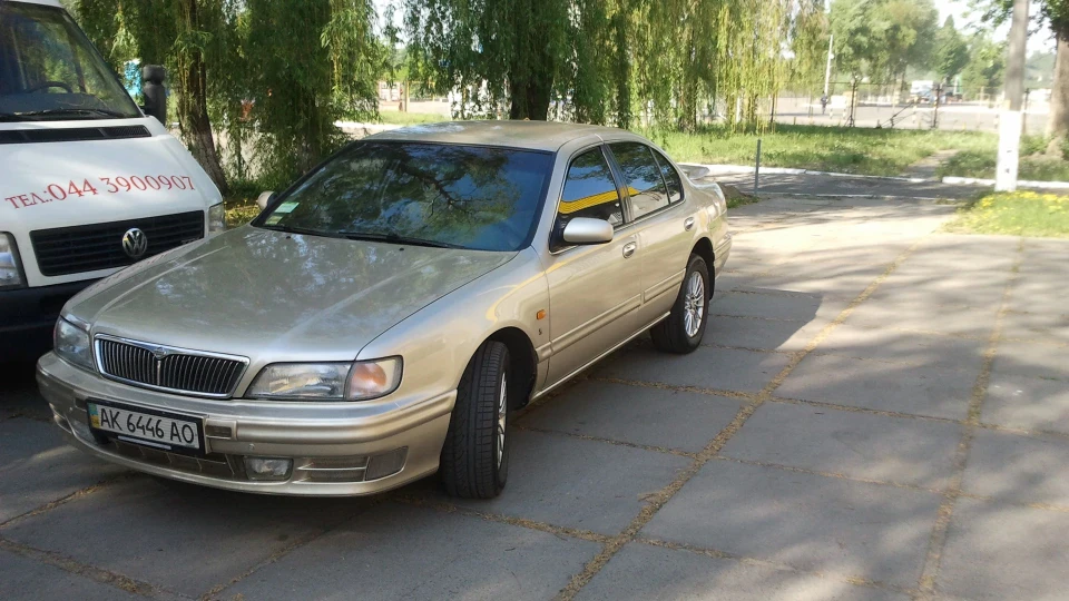 Nissan Maxima QX 3,0 л - арабка 2