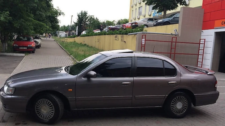 Nissan Maxima QX 3.0 на ручці 2