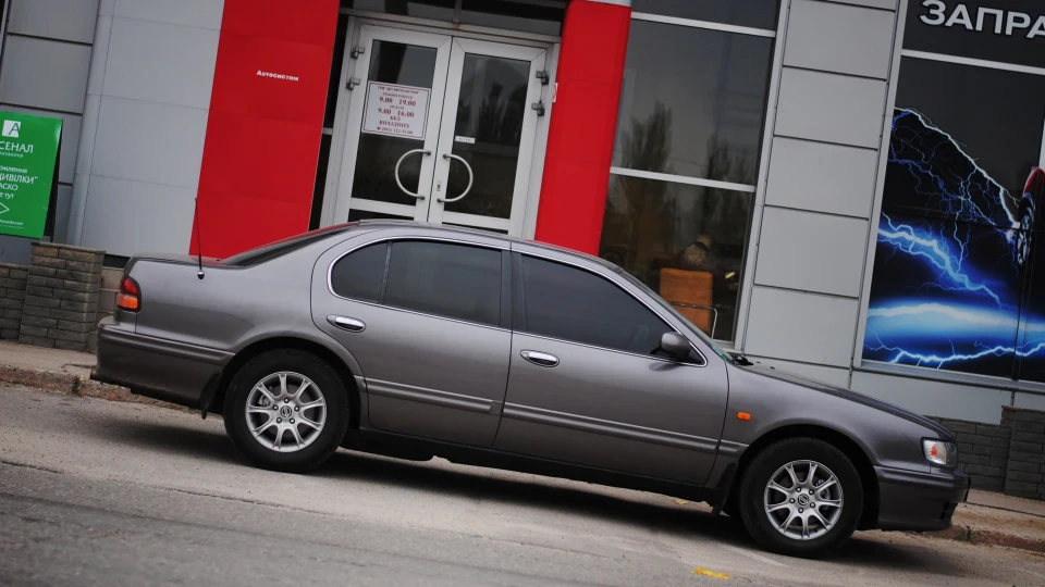 Nissan Maxima QX 3.0 V6 дикий диван 5