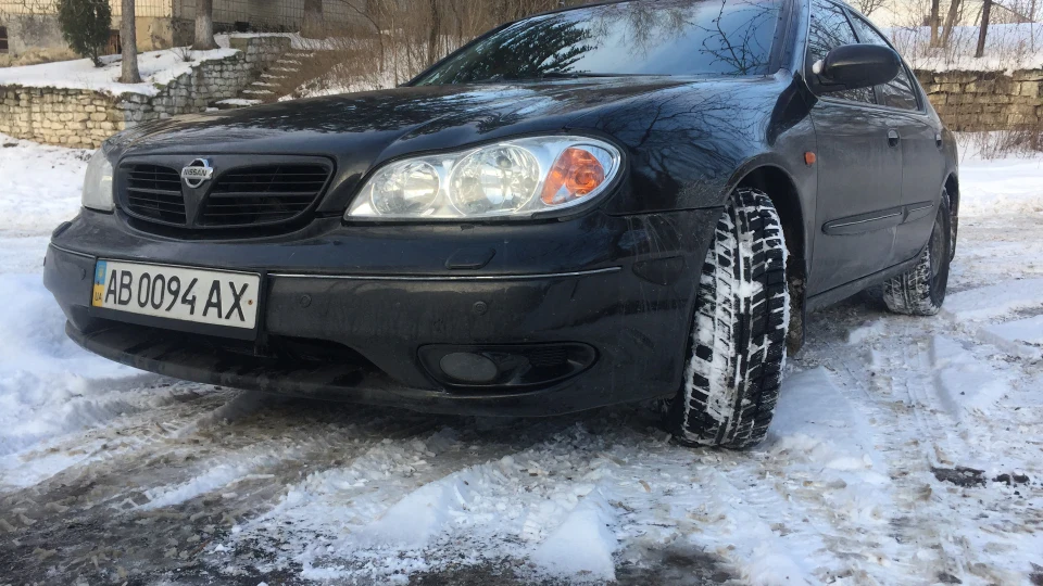Nissan Maxima QX 3.0 4