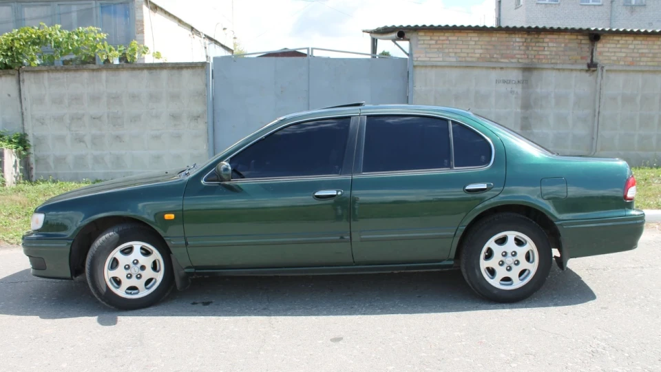 Nissan Maxima QX BIG-MAX 4