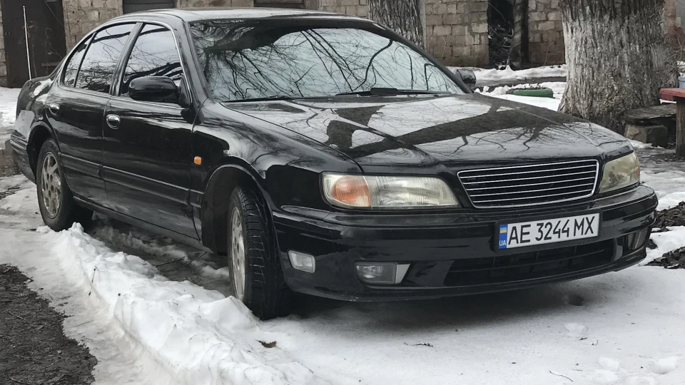 Nissan Maxima QX Чорний 3.0