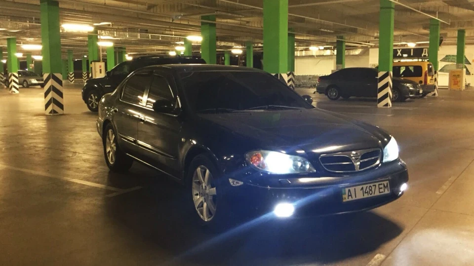 Nissan Maxima QX Чорний Максимус 2