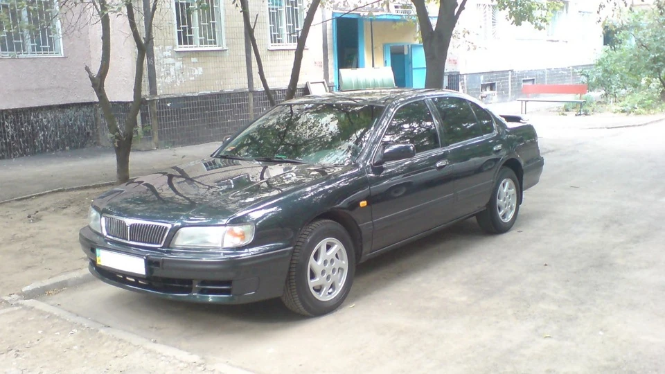 Nissan Maxima QX Ескімо