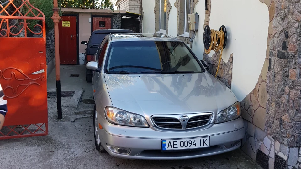 Nissan Maxima QX Комфортний автомотбіль