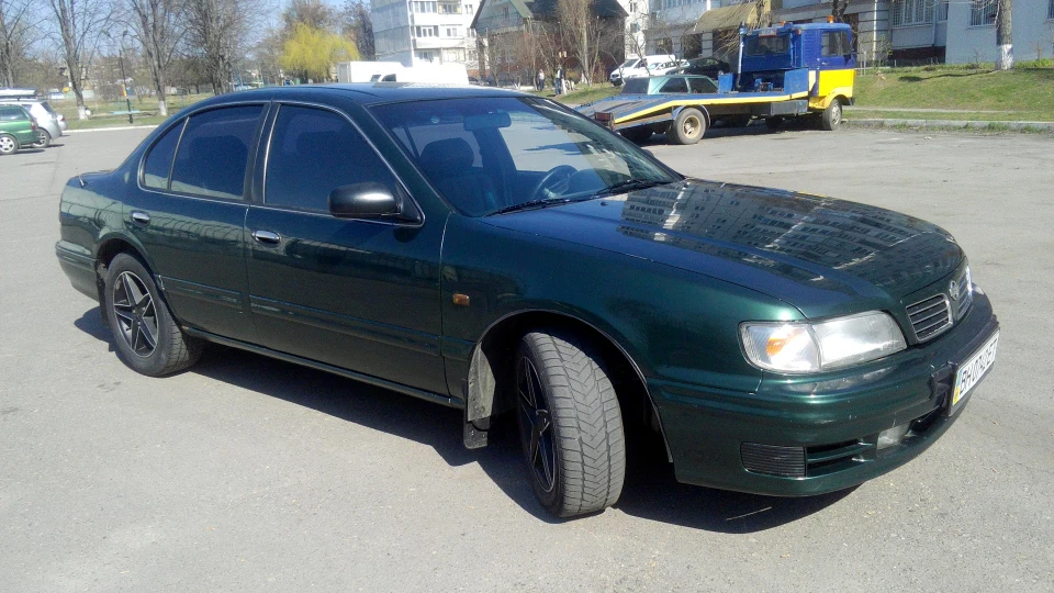 Nissan Maxima QX "Mad Max" V6 3.0 5