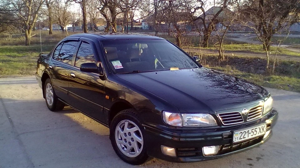 Nissan Maxima QX спритний масложер