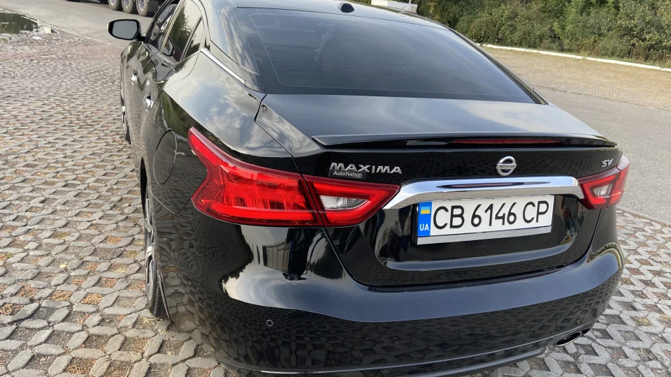 Nissan Maxima 2