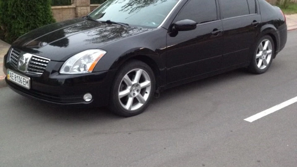 Nissan Maxima 2